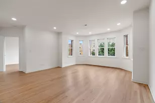 6304 N Claremont Ave, Chicago, IL 60659 - Photo 2