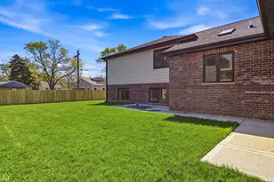 8041 S 85th Ct, Justice, IL 60458 - Photo 26