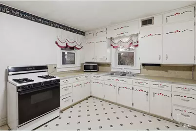 104 E Cleveland Street, Cullom, IL 60929 - Photo 8