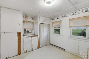 104 E Cleveland St, Cullom, IL 60929 - Photo 6