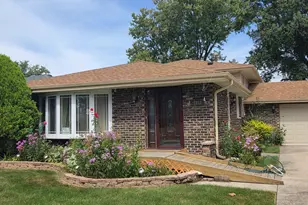 7842 W 101st Pl, Palos Hills, IL 60465 - Photo 2