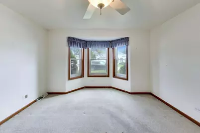 1803 Paddock Court, Grayslake, IL 60030 - Photo 6