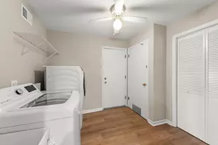 609 Honey Locust Ln, Darien, IL 60561 - Photo 18
