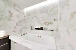 363 E Wacker Dr, Chicago, IL 60601 - Photo 18