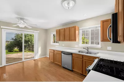 2041 Clarewood Lane #2041, Mundelein, IL 60060 - Photo 6