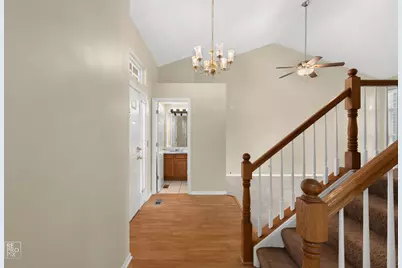 2041 Clarewood Lane #2041, Mundelein, IL 60060 - Photo 2