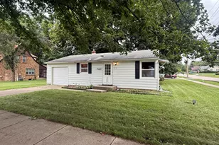 33 S Aldine St, Elgin, IL 60123 - Photo 2