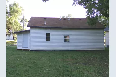 407 E Woodlawn Street, Clifton, IL 61727 - Photo 24