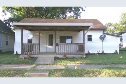 407 E Woodlawn Street, Clifton, IL 61727 - Photo 1