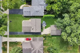 130 S Milton Ave, Glen Ellyn, IL 60137 - Photo 6