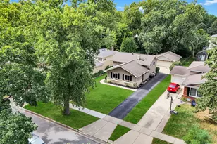 130 S Milton Ave, Glen Ellyn, IL 60137 - Photo 10