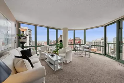 111 W Maple Street #2701, Chicago, IL 60610 - Photo 2