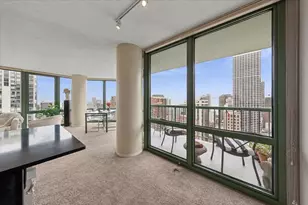 111 W Maple St, Chicago, IL 60610 - Photo 10