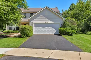 2462 Green Valley Ct, Aurora, IL 60503 - Photo 2