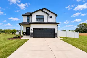 1405 Navajo Ct, Kankakee, IL 60901 - Photo 1