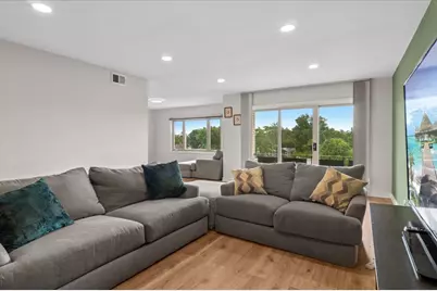1010 N Harlem Avenue #504, River Forest, IL 60305 - Photo 6