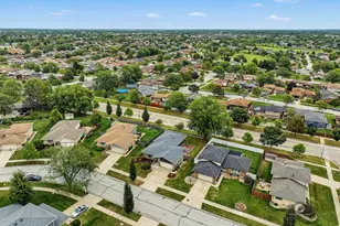 17325 Locust Ave, Tinley Park, IL 60487 - Photo 4