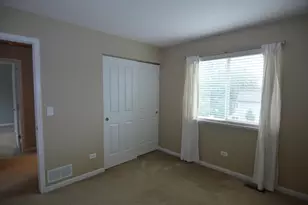 3613 Dorchester Pl, McHenry, IL 60050 - Photo 16