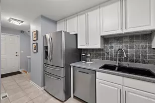 1024 N Earls Ct, Palatine, IL 60067 - Photo 10