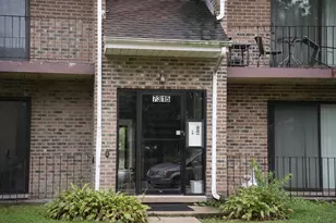 7315 Tiffany Dr, Orland Park, IL 60462 - Photo 2