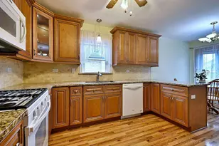 4704 N Newland Ave, Harwood Heights, IL 60706 - Photo 8