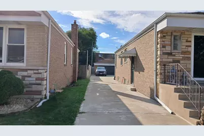 14508 S Saginaw Avenue, Burnham, IL 60633 - Photo 2