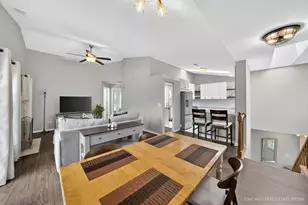 2013 N Coldspring Rd, Arlington Heights, IL 60004 - Photo 14