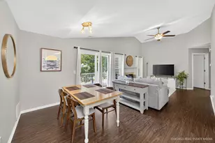 2013 N Coldspring Rd, Arlington Heights, IL 60004 - Photo 12