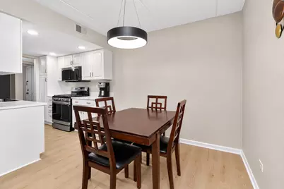 8020 Woodglen Lane #202, Downers Grove, IL 60516 - Photo 4