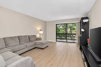 8020 Woodglen Lane #202, Downers Grove, IL 60516 - Photo 2