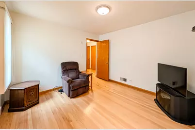 1729 N 23rd Avenue, Melrose Park, IL 60160 - Photo 4
