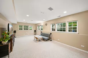 2820 N Greenwood Ave, Arlington Heights, IL 60004 - Photo 18