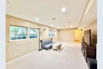 2820 N Greenwood Avenue, Arlington Heights, IL 60004 - Photo 6