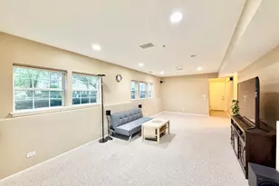 2820 N Greenwood Ave, Arlington Heights, IL 60004 - Photo 6