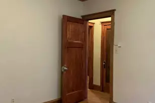 2332 E 70th Pl, Chicago, IL 60649 - Photo 6
