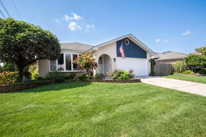 9430 S 69th Avenue, Oak Lawn, IL 60453 - Photo 1