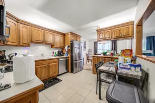 251 Tamarack Dr, Bloomingdale, IL 60108 - Photo 14