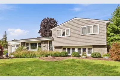 1006 W Frontenac Drive, Arlington Heights, IL 60004 - Photo 1