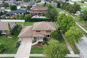 8216 Eynsford Dr, Orland Park, IL 60462 - Photo 2
