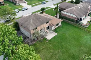 8216 Eynsford Dr, Orland Park, IL 60462 - Photo 6