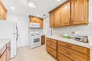 0N128 Ennerdale Ln, Winfield, IL 60190 - Photo 10