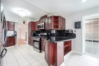7261 N East Prairie Road, Lincolnwood, IL 60712 - Photo 6