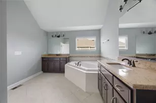 4019 Chinaberry Ln, Naperville, IL 60564 - Photo 24