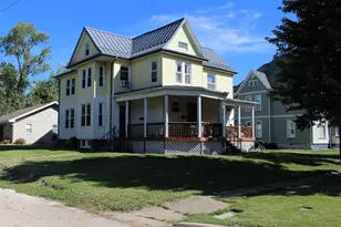 423 W Main St, Clifton, IL 61727 - Photo 1
