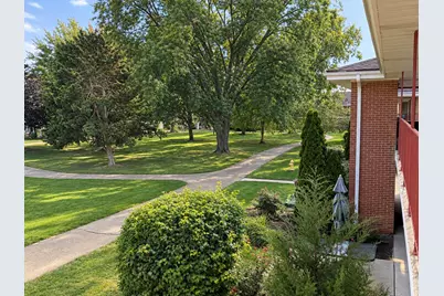 1105 Holiday Lane #14, Des Plaines, IL 60016 - Photo 2