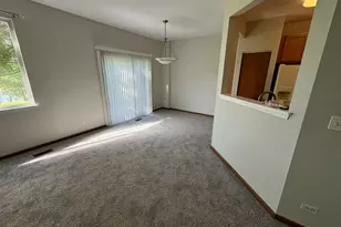 593 W Kristina Ln, Round Lake, IL 60073 - Photo 4