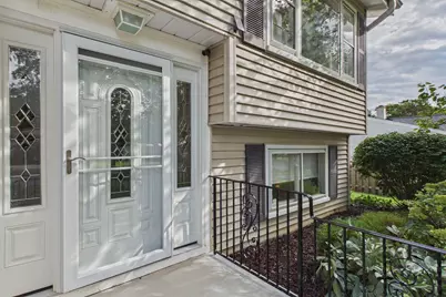 312 W Goebel Drive, Lombard, IL 60148 - Photo 2