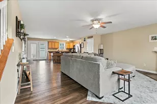 1706 Glenbridge Rd, Bloomington, IL 61704 - Photo 12