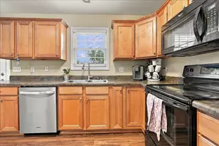 1706 Glenbridge Rd, Bloomington, IL 61704 - Photo 10