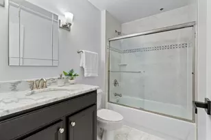 758 N Larrabee St, Chicago, IL 60654 - Photo 16